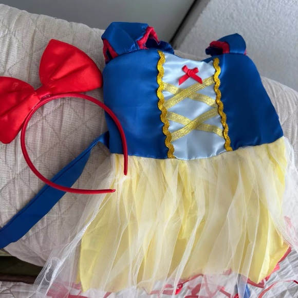 Snow White Dress multiple sizes - Picture 6 of 13